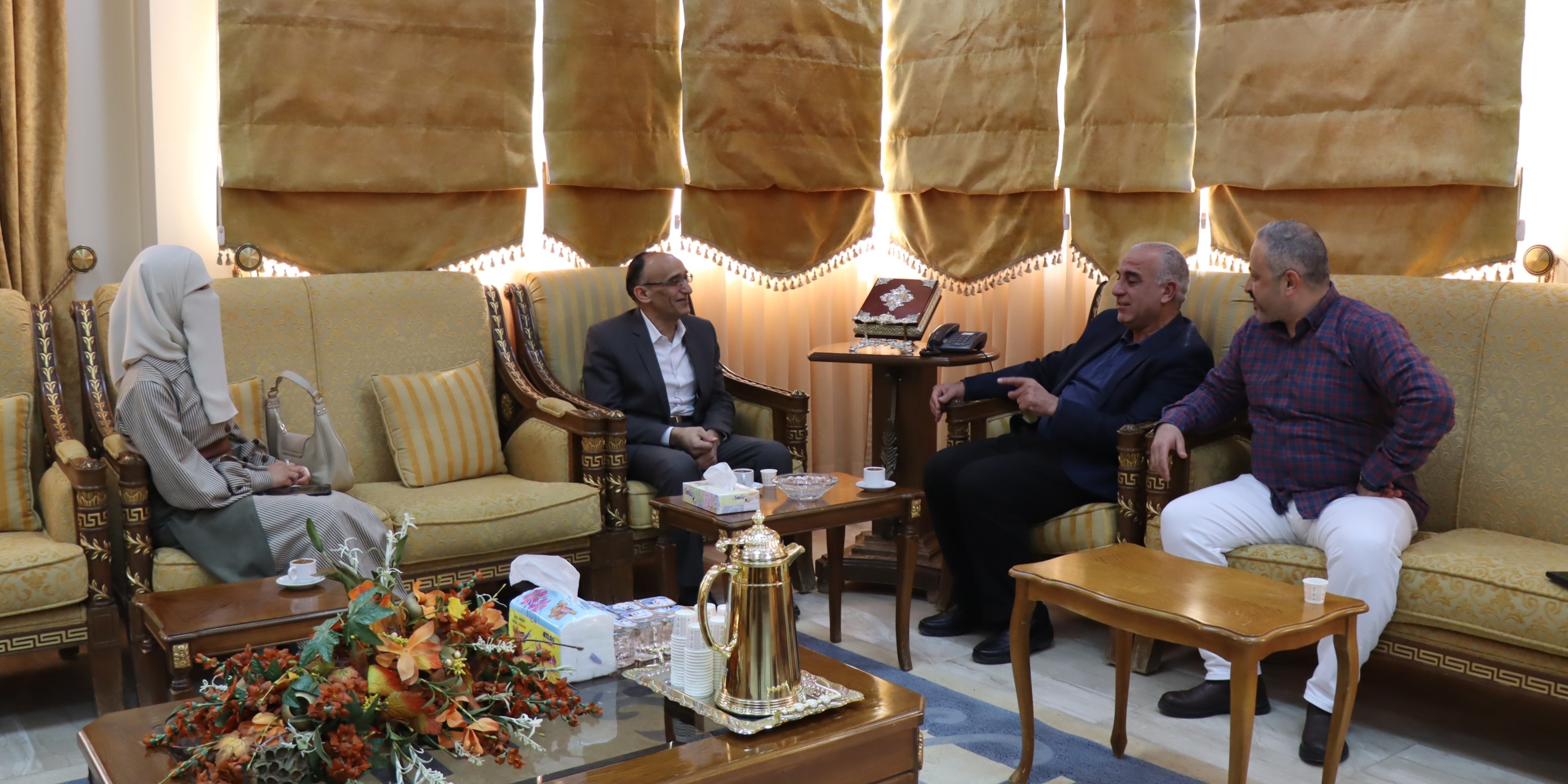  رئيس جامعة الحسين بن طلال يبحث آفاق التعاون مع وفد من حزب الميثاق الوطني